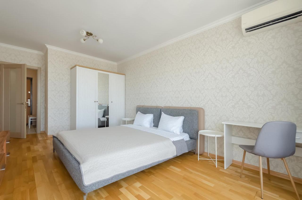 קייב Petrovdom 41B-59B-90B-77B Stunning City View Apartments At Rc Kvartet, Central Railway Station מראה חיצוני תמונה